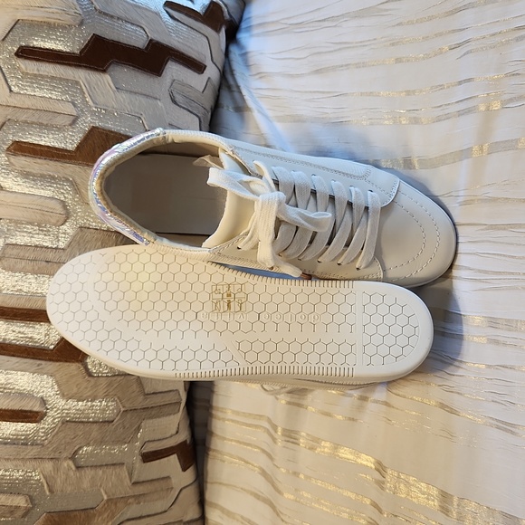 Dolce Vita White Size 10 Sneakers - Picture 5 of 5